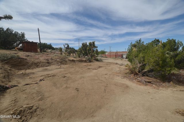 Vic Avenue 24 Longview, Juniper Hills, CA 93543