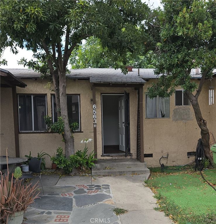 6561 Kester, Van Nuys, CA 91411