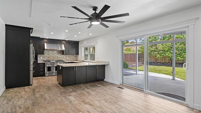 1794 Ellie Ct, Benicia, CA 94510