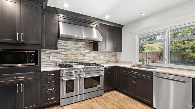 1794 Ellie Ct, Benicia, CA 94510