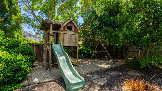 1794 Ellie Ct, Benicia, CA 94510