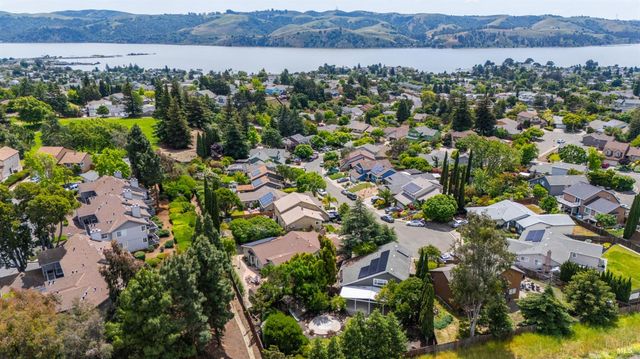 1794 Ellie Ct, Benicia, CA 94510
