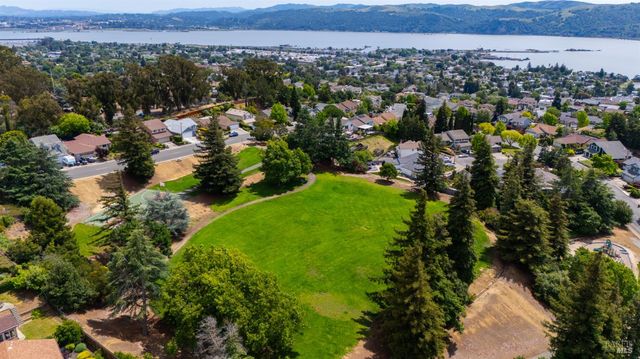 1794 Ellie Ct, Benicia, CA 94510