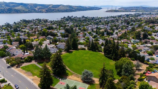 1794 Ellie Ct, Benicia, CA 94510