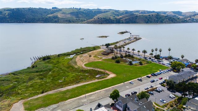 1794 Ellie Ct, Benicia, CA 94510