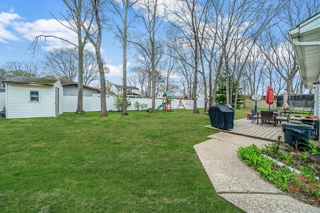 2679 Heather Avenue, Medford, NY 11763