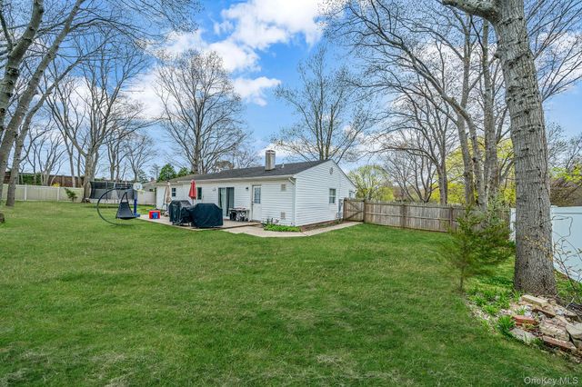 2679 Heather Avenue, Medford, NY 11763