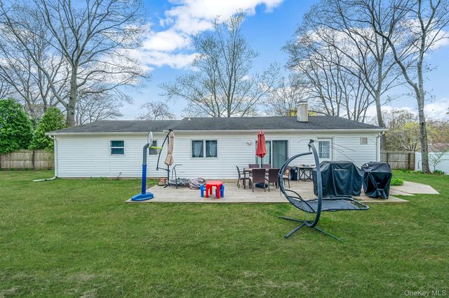 2679 Heather Avenue, Medford, NY 11763