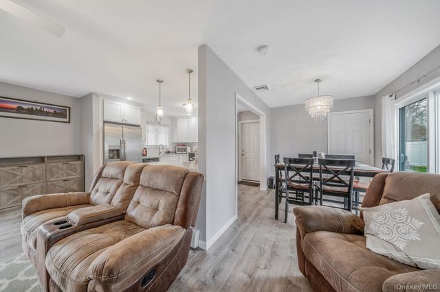 2679 Heather Avenue, Medford, NY 11763