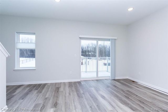 4849 Parkside Lane, Troy, MI 48085