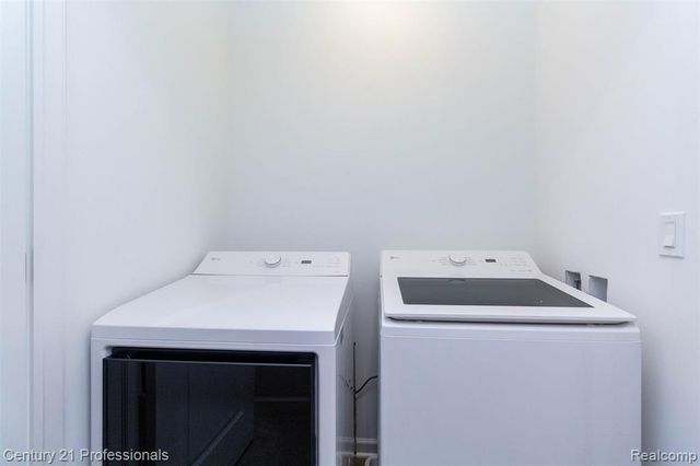 4849 Parkside Lane, Troy, MI 48085