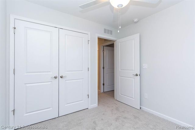 4849 Parkside Lane, Troy, MI 48085