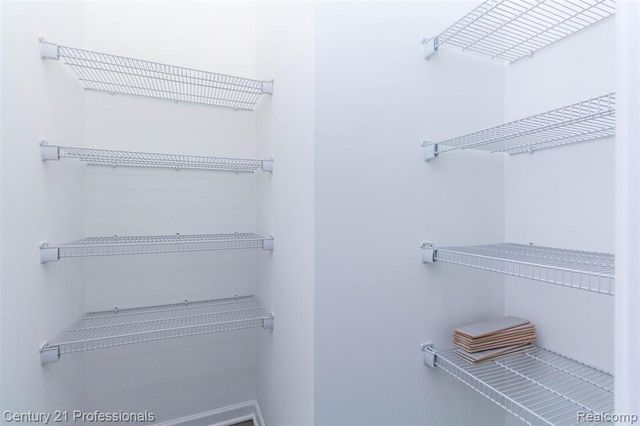 4849 Parkside Lane, Troy, MI 48085