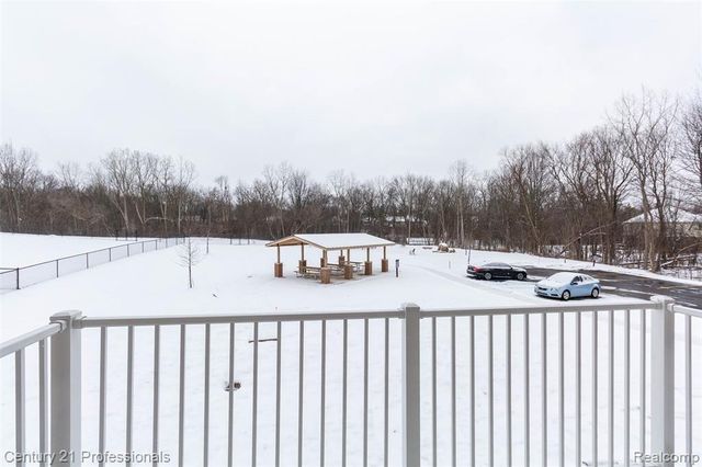 4849 Parkside Lane, Troy, MI 48085