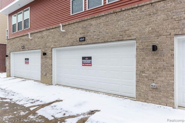 4849 Parkside Lane, Troy, MI 48085