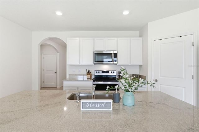 9014 FORGE BREEZE LOOP, Wesley Chapel, FL 33545