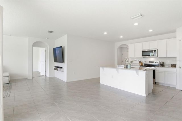 9014 FORGE BREEZE LOOP, Wesley Chapel, FL 33545