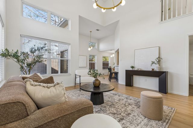 913 Azalia Drive, Lewisville, TX 75067