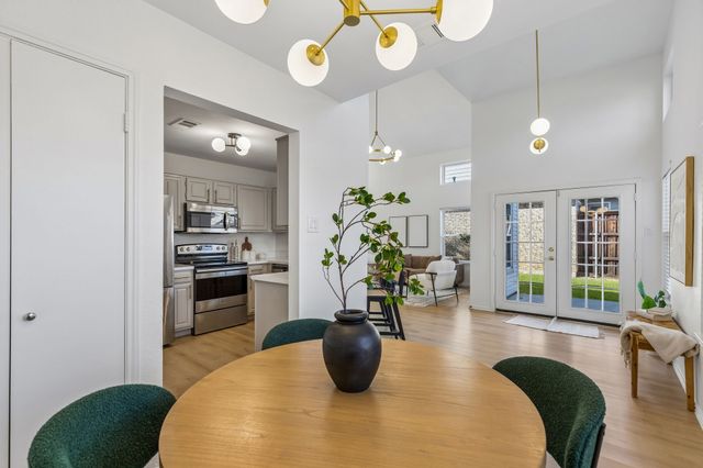 913 Azalia Drive, Lewisville, TX 75067