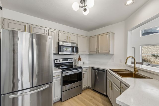 913 Azalia Drive, Lewisville, TX 75067