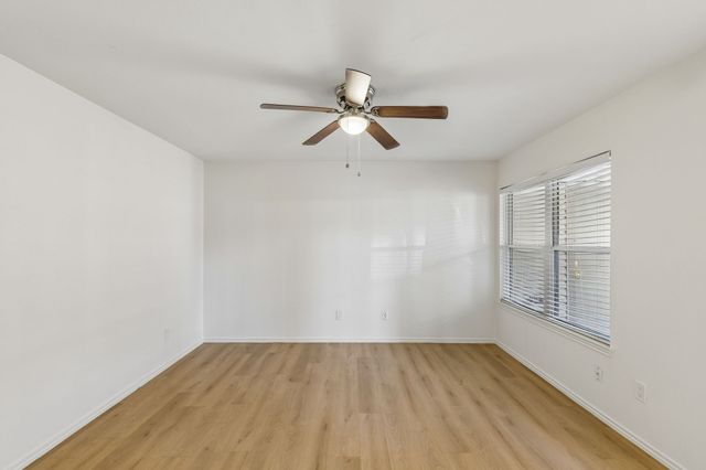 913 Azalia Drive, Lewisville, TX 75067