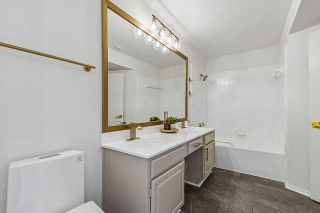 913 Azalia Drive, Lewisville, TX 75067