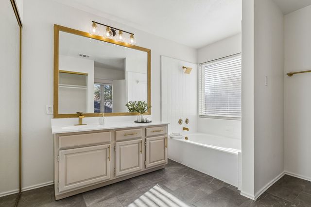 913 Azalia Drive, Lewisville, TX 75067