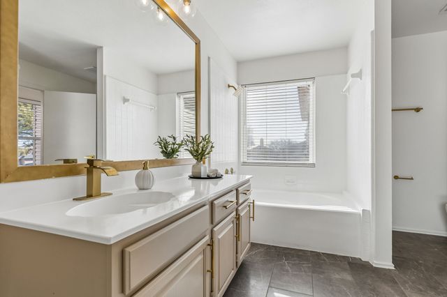 913 Azalia Drive, Lewisville, TX 75067