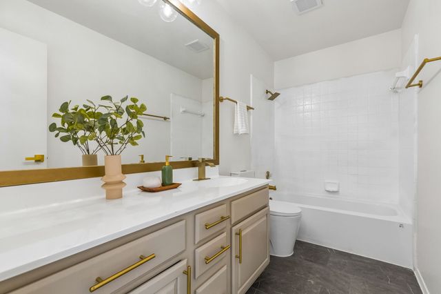 913 Azalia Drive, Lewisville, TX 75067