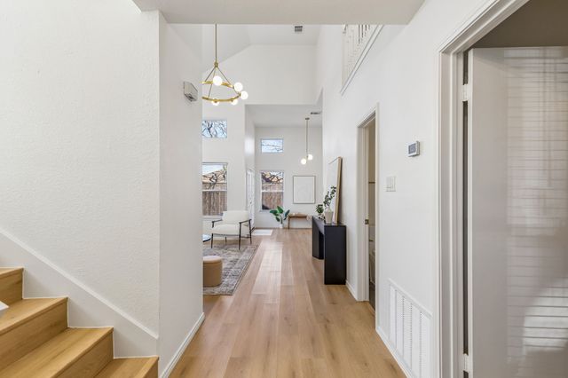 913 Azalia Drive, Lewisville, TX 75067