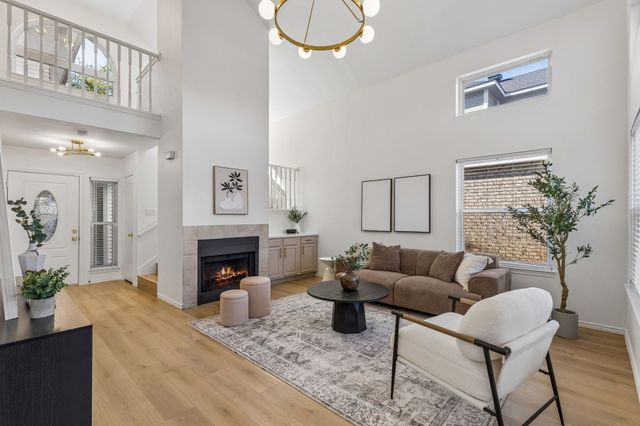 913 Azalia Drive, Lewisville, TX 75067