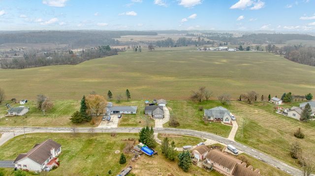 14581 Glenbeigh Lane, Cement City, MI 49233