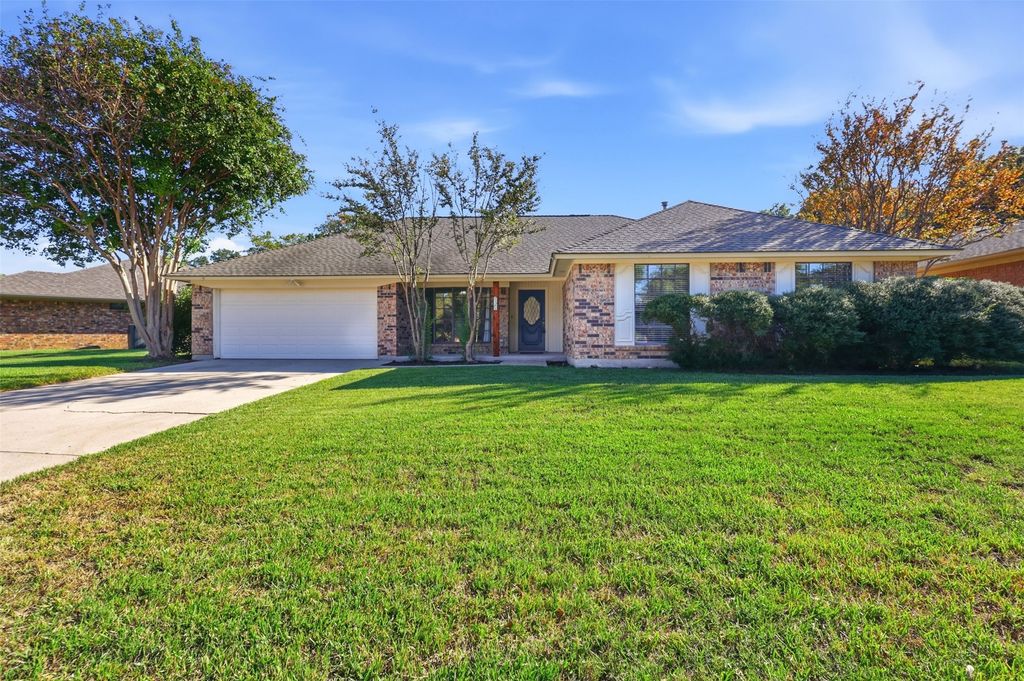 5304 Ridge Springs Court, Arlington, TX 76017 — exterior