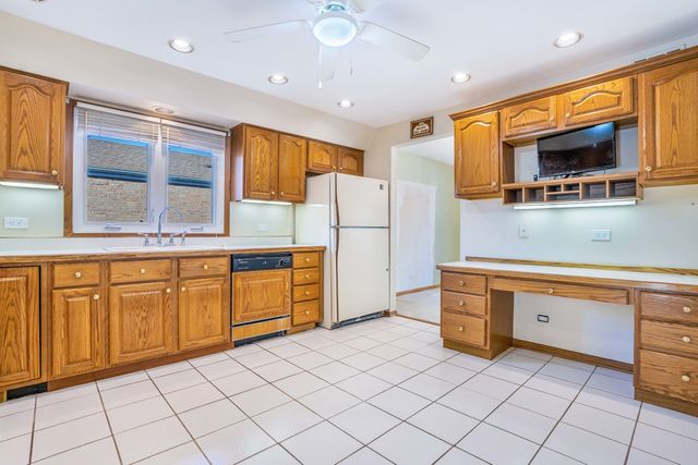 10036 S Kolin Avenue, Oak Lawn, IL 60453