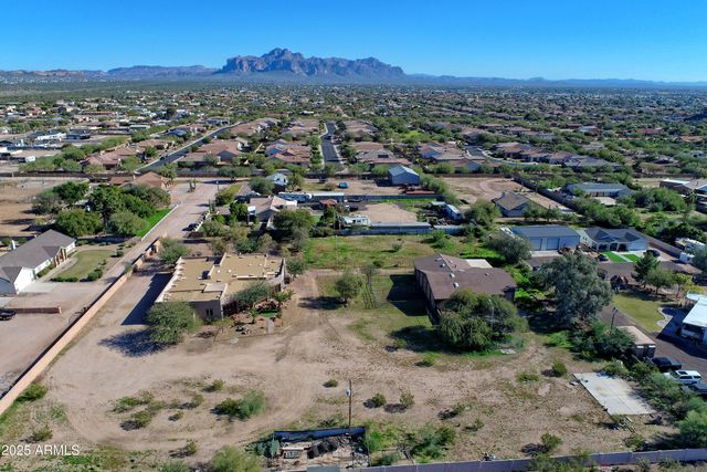 10517 E EVERGREEN Street, Mesa, AZ 85207