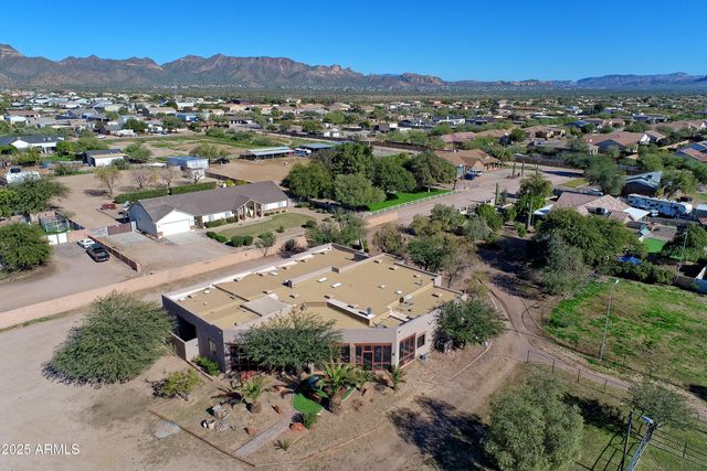 10517 E EVERGREEN Street, Mesa, AZ 85207