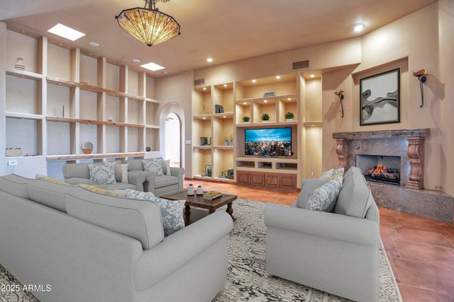 10517 E EVERGREEN Street, Mesa, AZ 85207