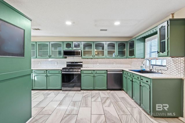 301 Azalea Circle, Mobile, AL 36608