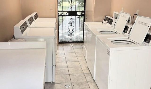 3298 SEMORAN BOULEVARD 14, Orlando, FL 32822