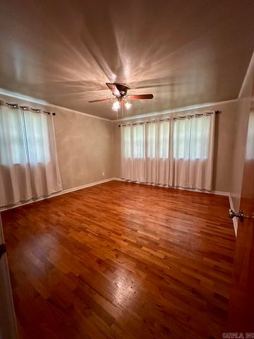 7704 Dollarway Road, White Hall, AR 71602