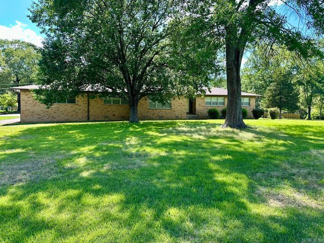 7704 Dollarway Road, White Hall, AR 71602