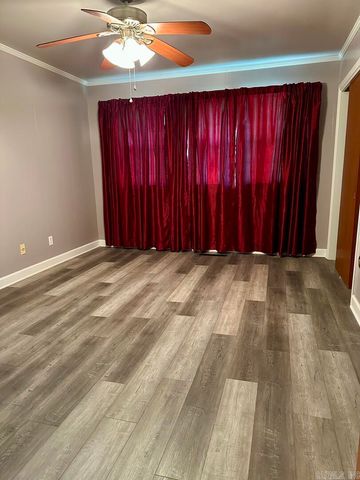 7704 Dollarway Road, White Hall, AR 71602