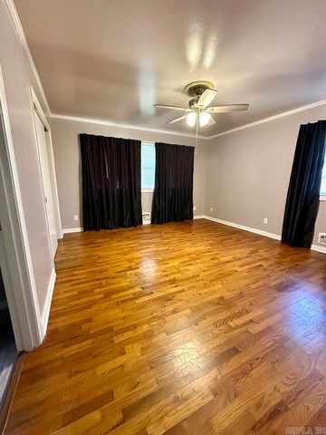 7704 Dollarway Road, White Hall, AR 71602