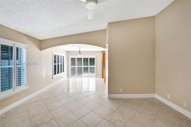 20840 NW 14th St, Pembroke Pines, FL 33029