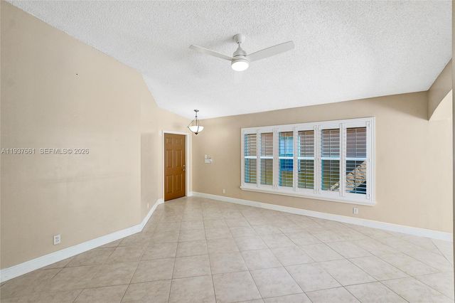 20840 NW 14th St, Pembroke Pines, FL 33029