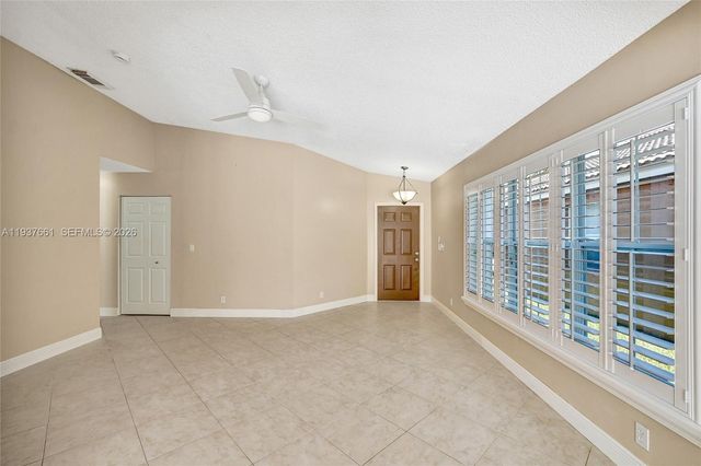 20840 NW 14th St, Pembroke Pines, FL 33029