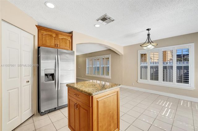 20840 NW 14th St, Pembroke Pines, FL 33029