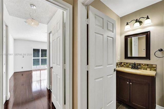 20840 NW 14th St, Pembroke Pines, FL 33029