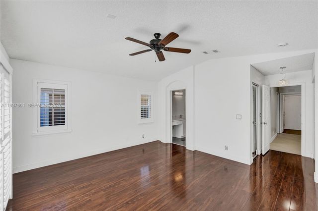 20840 NW 14th St, Pembroke Pines, FL 33029