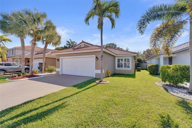 20840 NW 14th St, Pembroke Pines, FL 33029